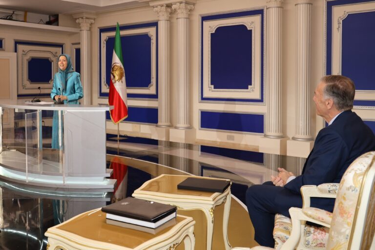 Iran_Rajavi_Pompeo_Simay Azadi